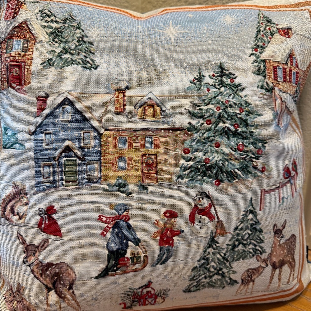 NWT Holiday Village Tapestry Throw Pillow with Winter Scene - Picture 4 of 10